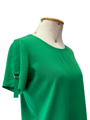 BLUSA COM DETALHE NA MANGA - VERDE