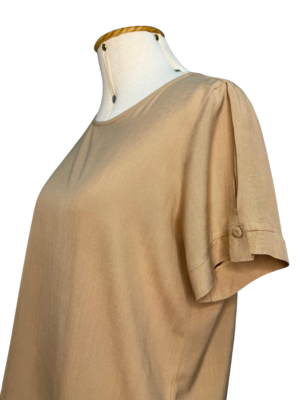 BLUSA COM BOTÃO NA MANGA - BEGE