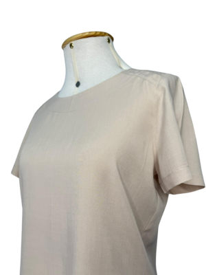 BLUSA COM DETALHE NO OMBRO - BEGE