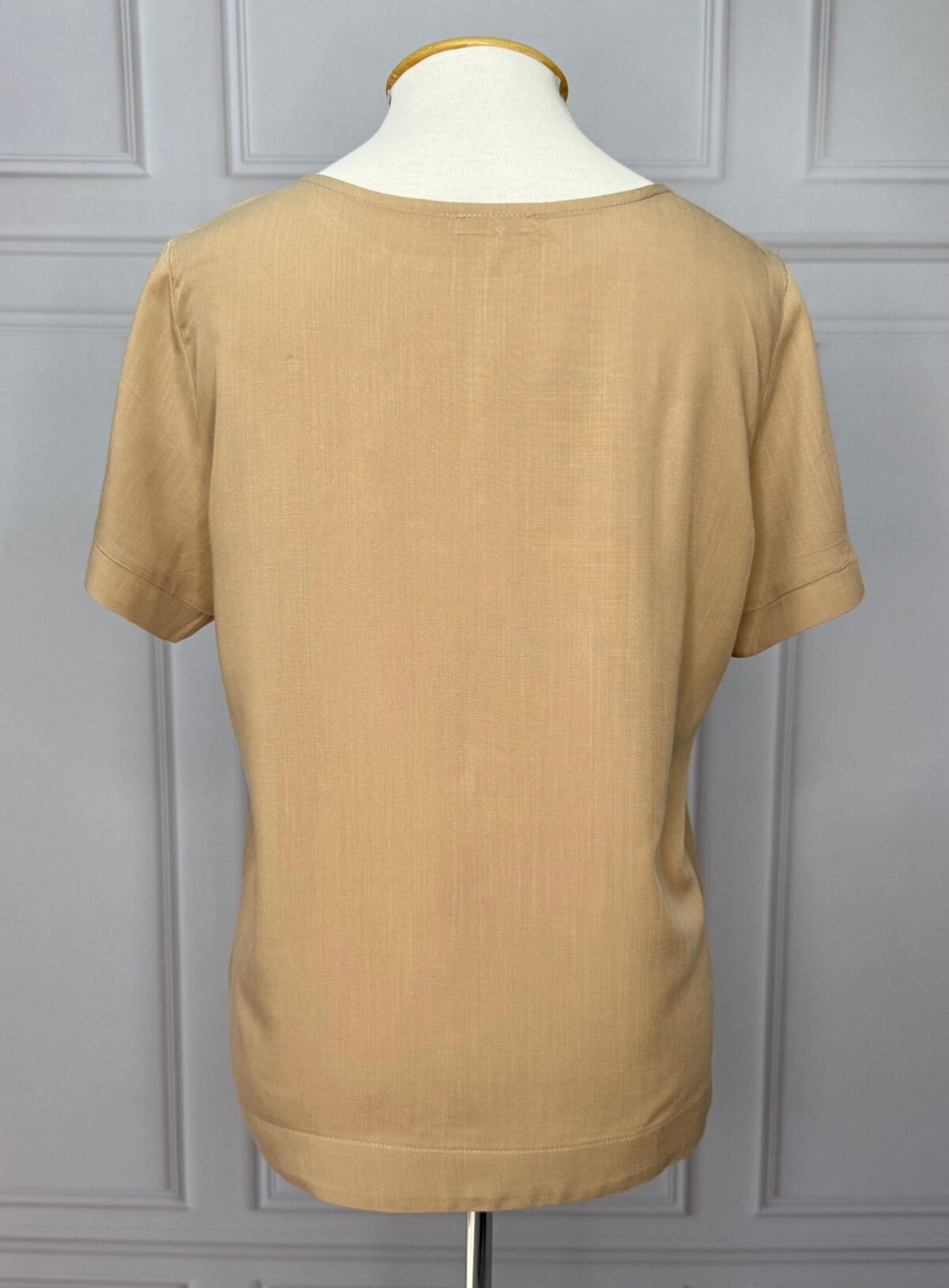 BLUSA COM BOTÃO NA MANGA - BEGE - Imagem 5