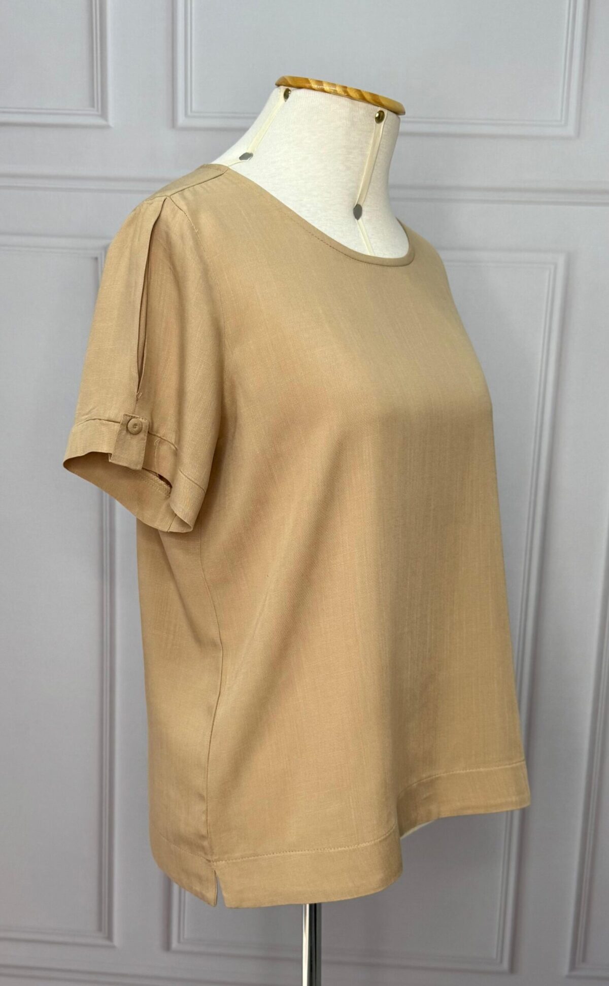 BLUSA COM BOTÃO NA MANGA - BEGE - Imagem 4