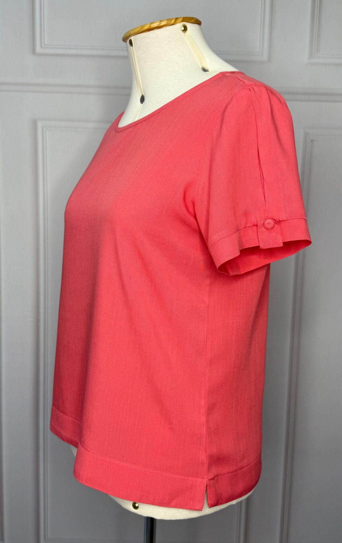 BLUSA COM BOTÃO NA MANGA - CORAL - Imagem 4