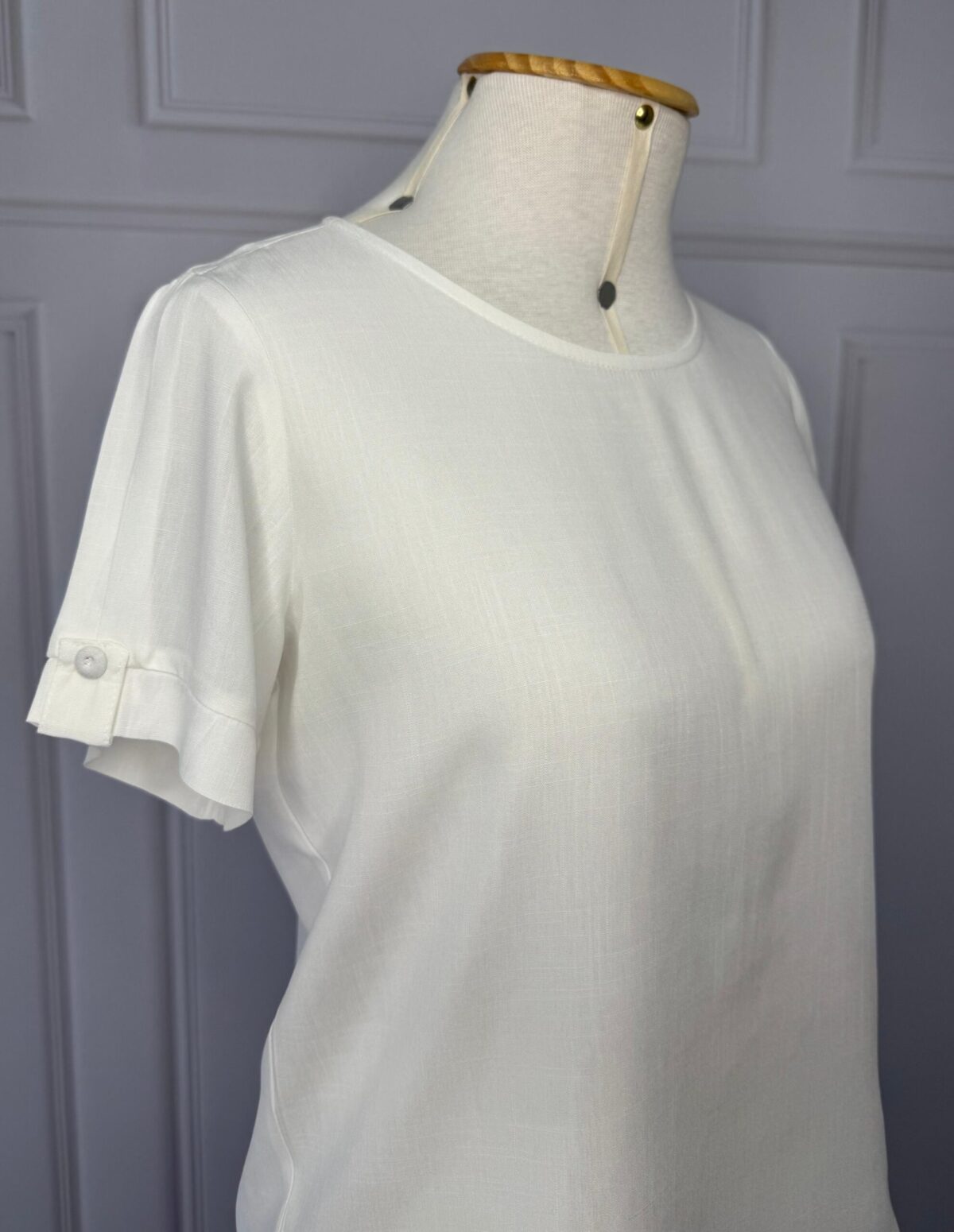 BLUSA COM BOTÃO NA MANGA - OFF - Imagem 2