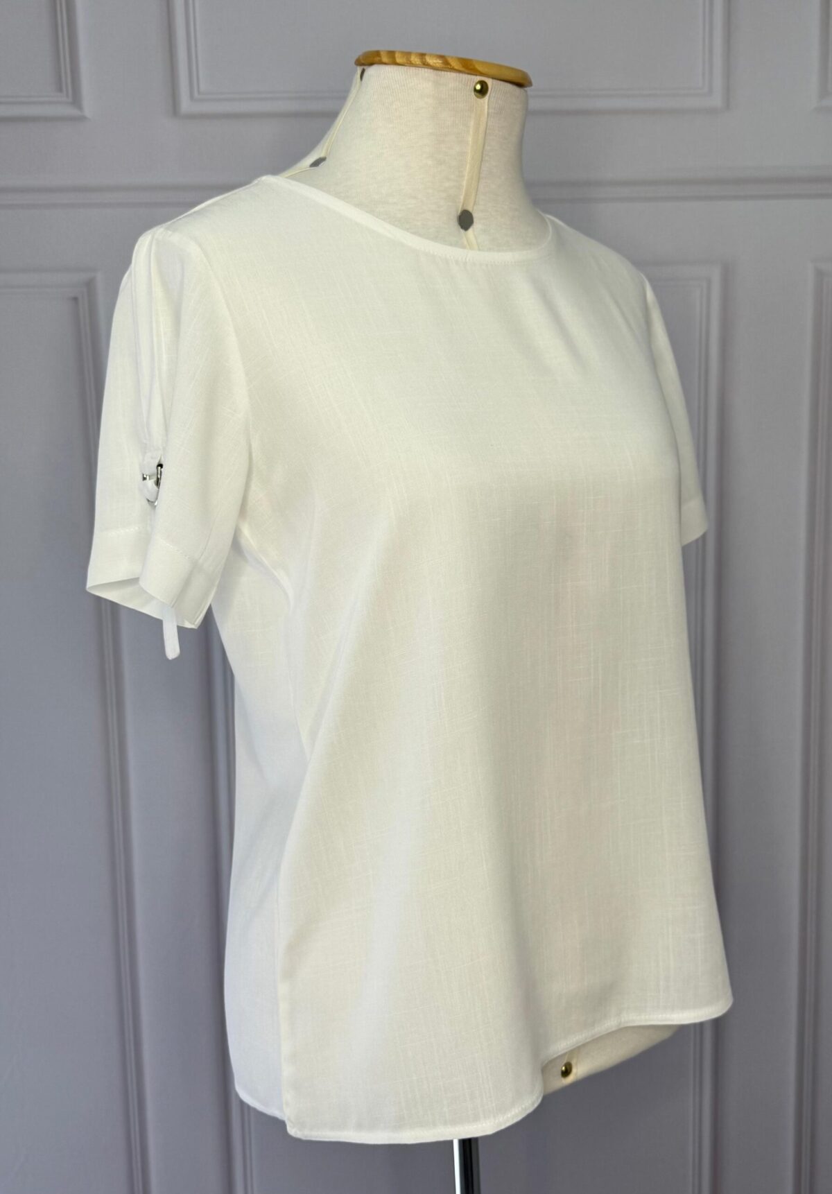BLUSA COM DETALHE NA MANGA - OFF - Imagem 2
