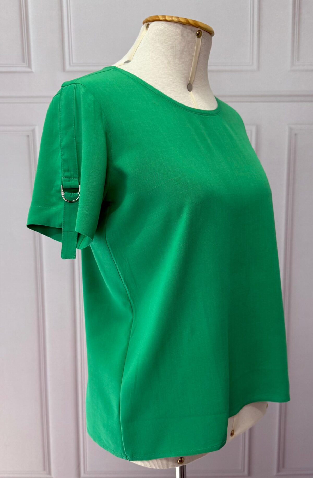 BLUSA COM DETALHE NA MANGA - VERDE - Imagem 2