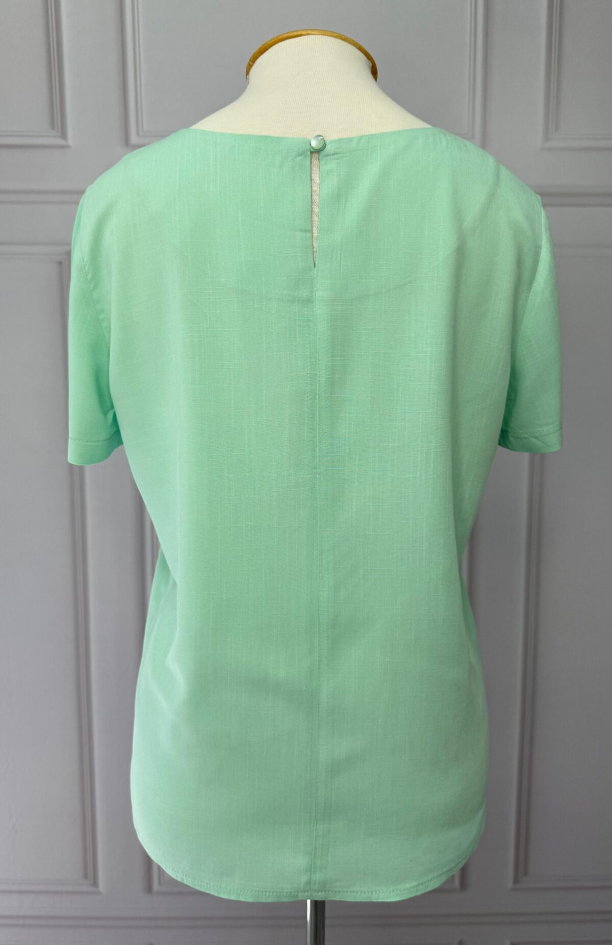 BLUSA COM DETALHE NO OMBRO - AZUL CLARO - Imagem 5