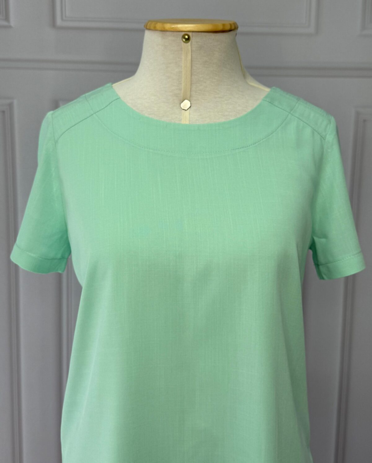 BLUSA COM DETALHE NO OMBRO - AZUL CLARO - Imagem 2
