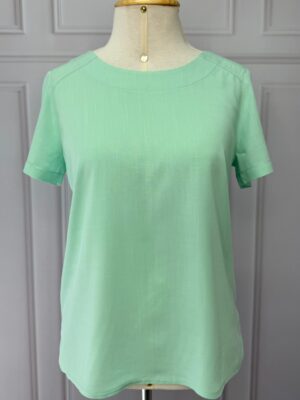 BLUSA COM DETALHE NO OMBRO - AZUL CLARO