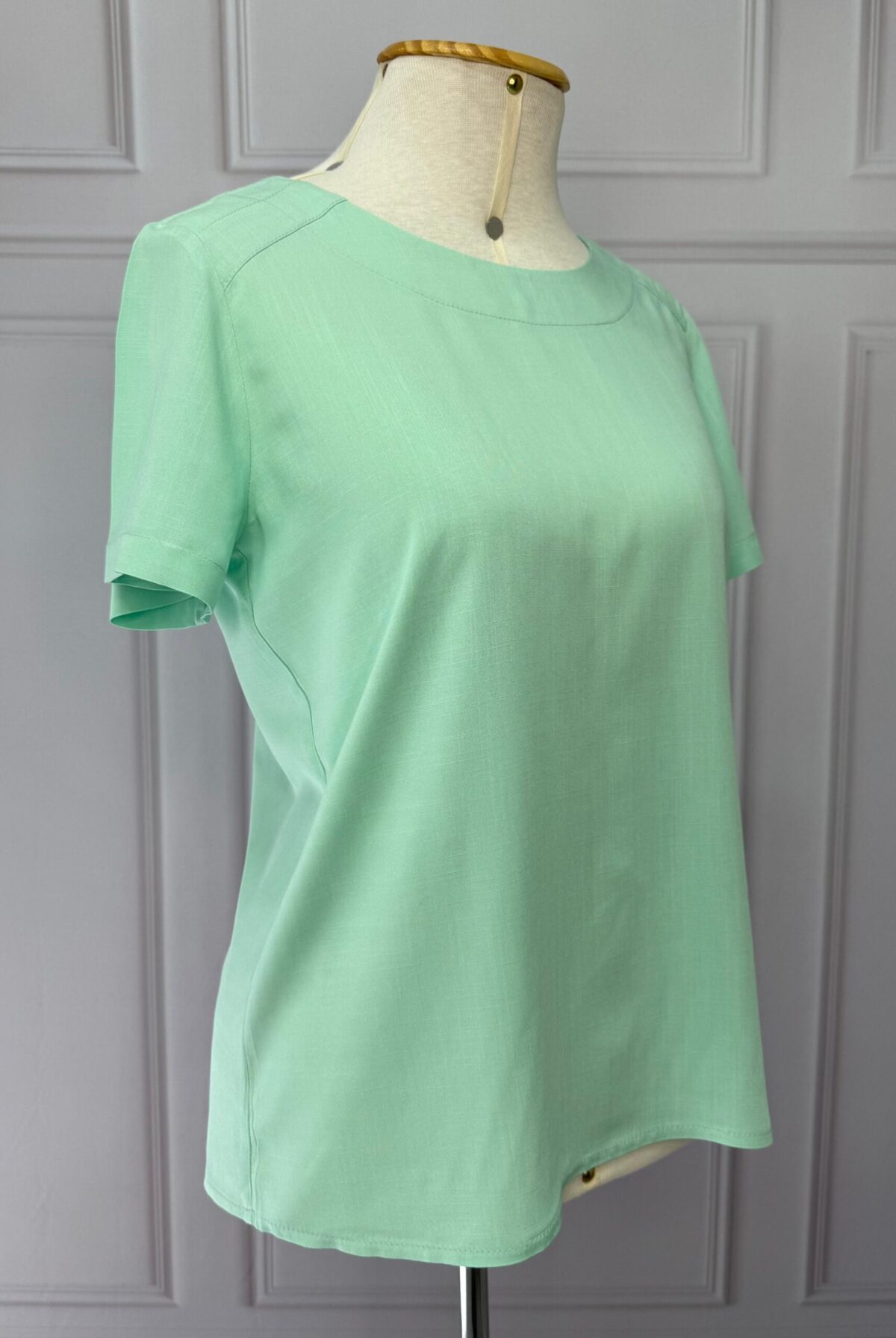 BLUSA COM DETALHE NO OMBRO - AZUL CLARO - Imagem 3