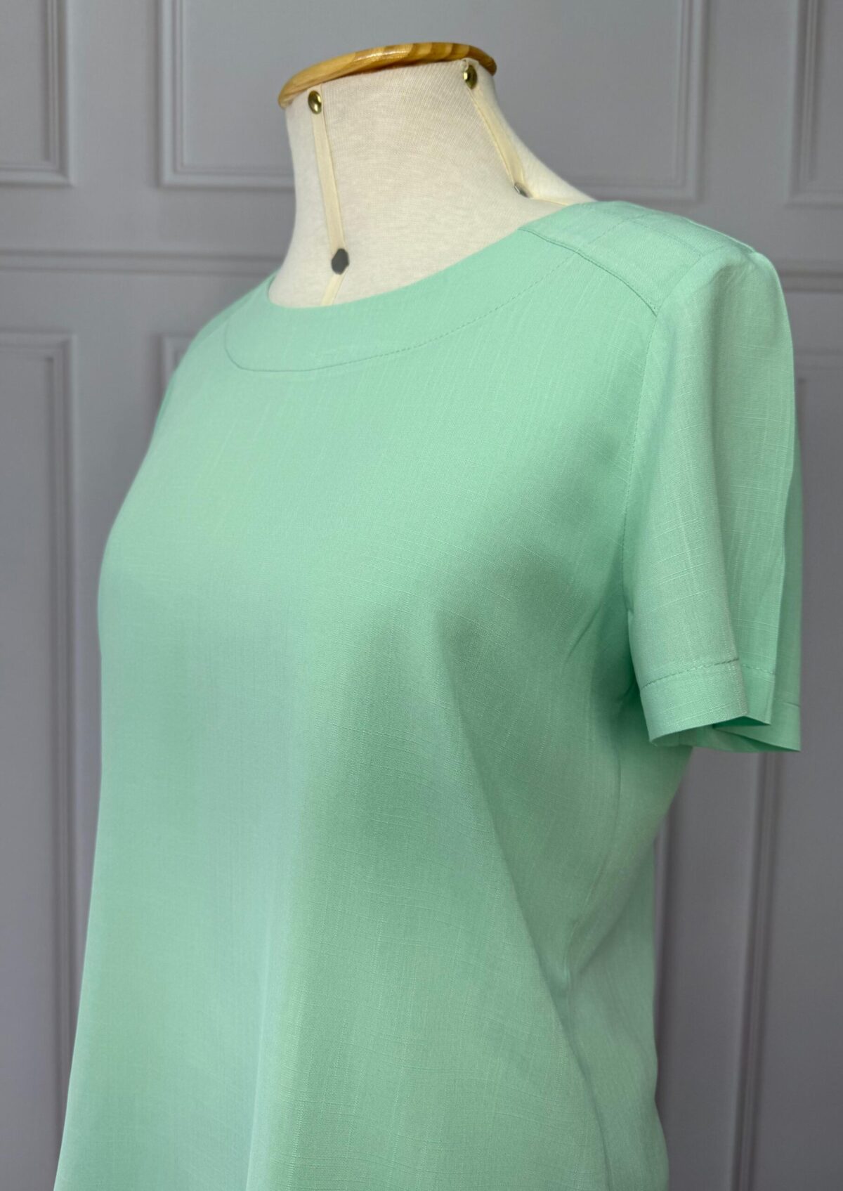 BLUSA COM DETALHE NO OMBRO - AZUL CLARO - Imagem 4