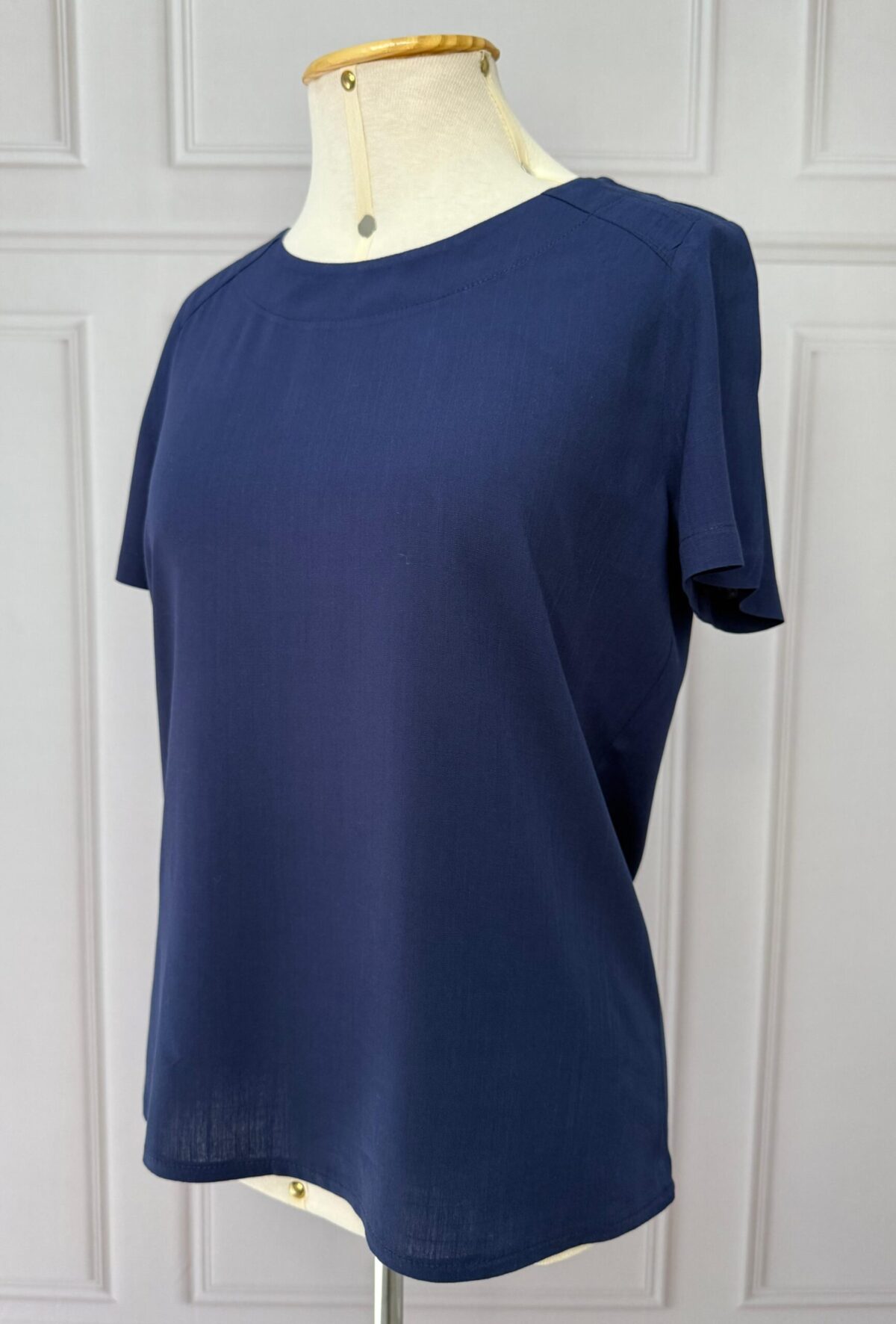 BLUSA COM DETALHE NO OMBRO - AZUL ESCURO - Imagem 3