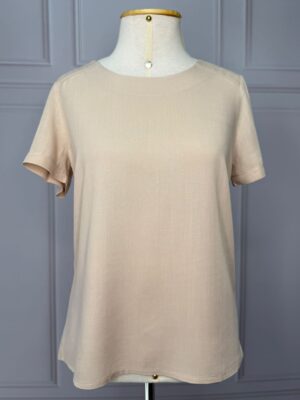 BLUSA COM DETALHE NO OMBRO - BEGE