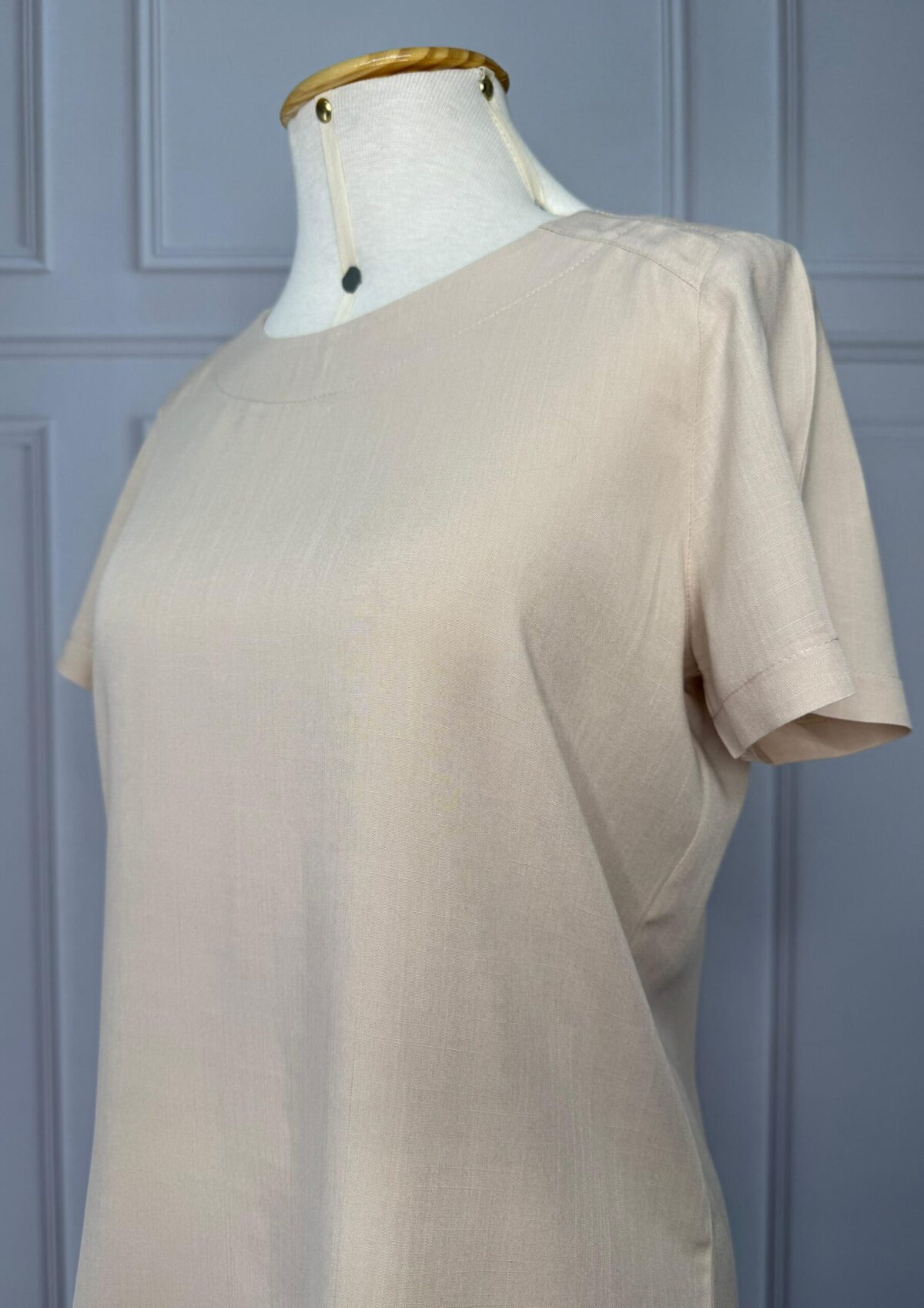 BLUSA COM DETALHE NO OMBRO - BEGE - Imagem 3