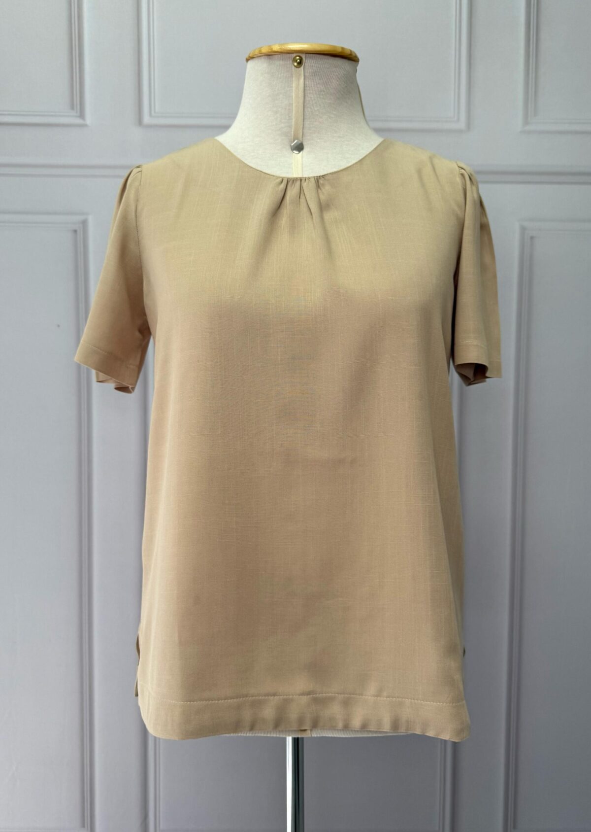 BLUSA DECOTE FRANZIDO - BEGE