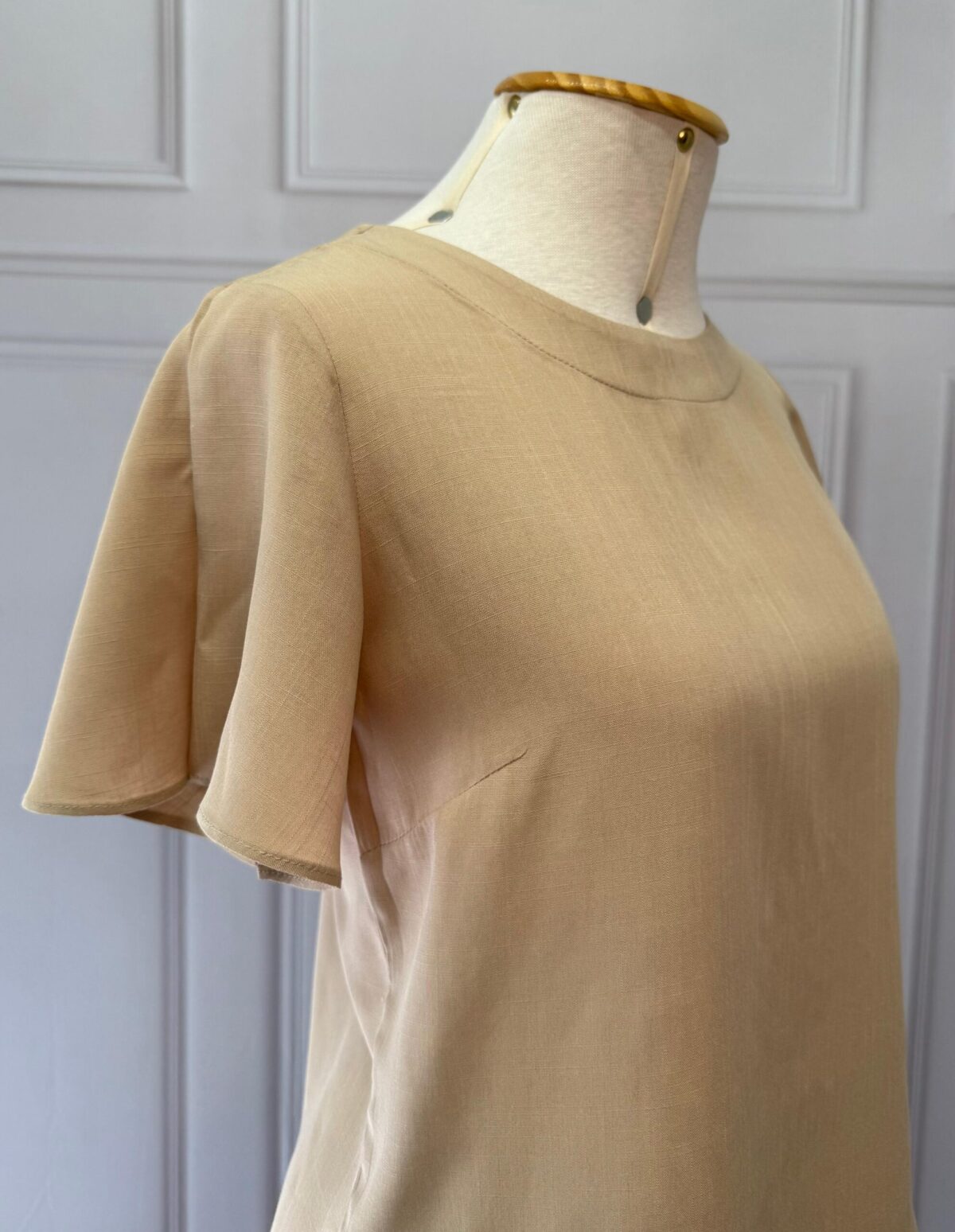BLUSA EVASE COM RECORTE - BEGE - Imagem 2